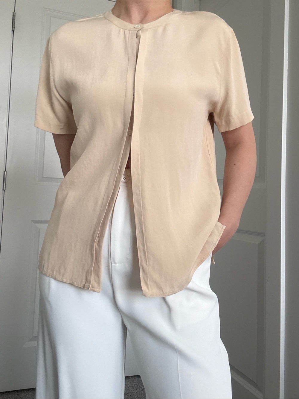 3 FOR $50 ｜ Beige Short Sleeve Cardigan (should be silk no tag)